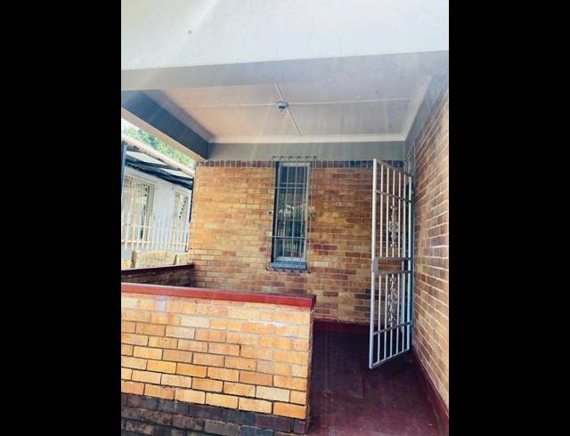 2 BEDROOM PROPERTY TO RENT IN BEZUIDENHOUT VALLEY